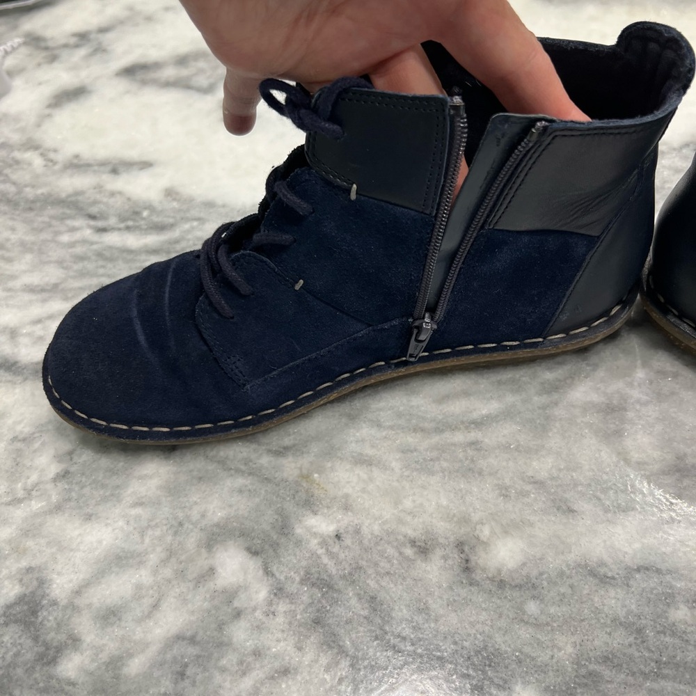 Clarks Tamitha Dark Blue Suede Ankle Boots size 7.5. Lace-up , side zip - Picture 2 of 4